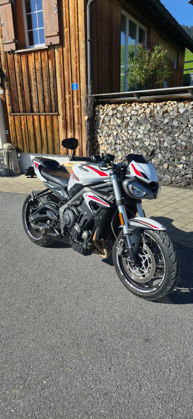 Triumph Strada: Triumph Street Triple S, Jg. 2020 – Usato da Gebertingen venduto da neweschenbach 1