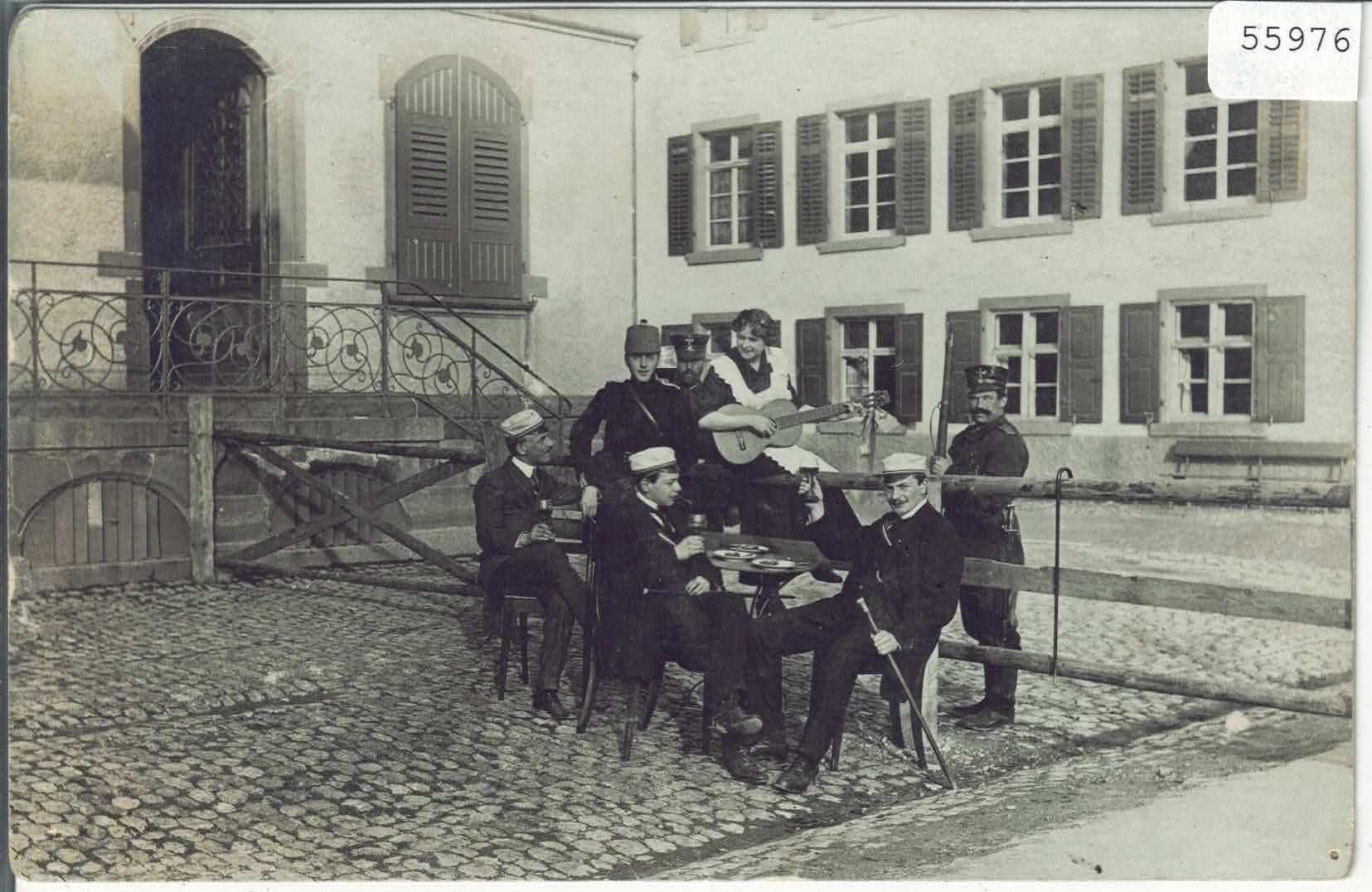 Cartes postales: Studenten am feiern – D'occasion à Ettingen par Kartenplanet