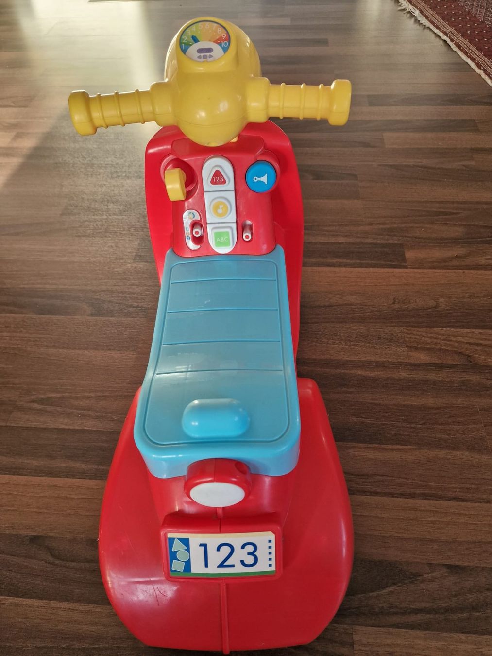 Fahrzeuge für Kinder: Rutscheauto mit verschiedenen Soundeffekten – Gebraucht aus Geuensee von bnma2011 1