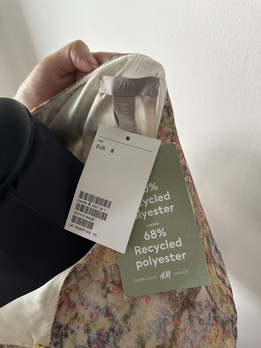 H&M Robes: Kleid mit Blumenmuster Grösse S neu mit Etikett – Neuf avec emballage d'origine à Wohlen AG par jes_9c79 5