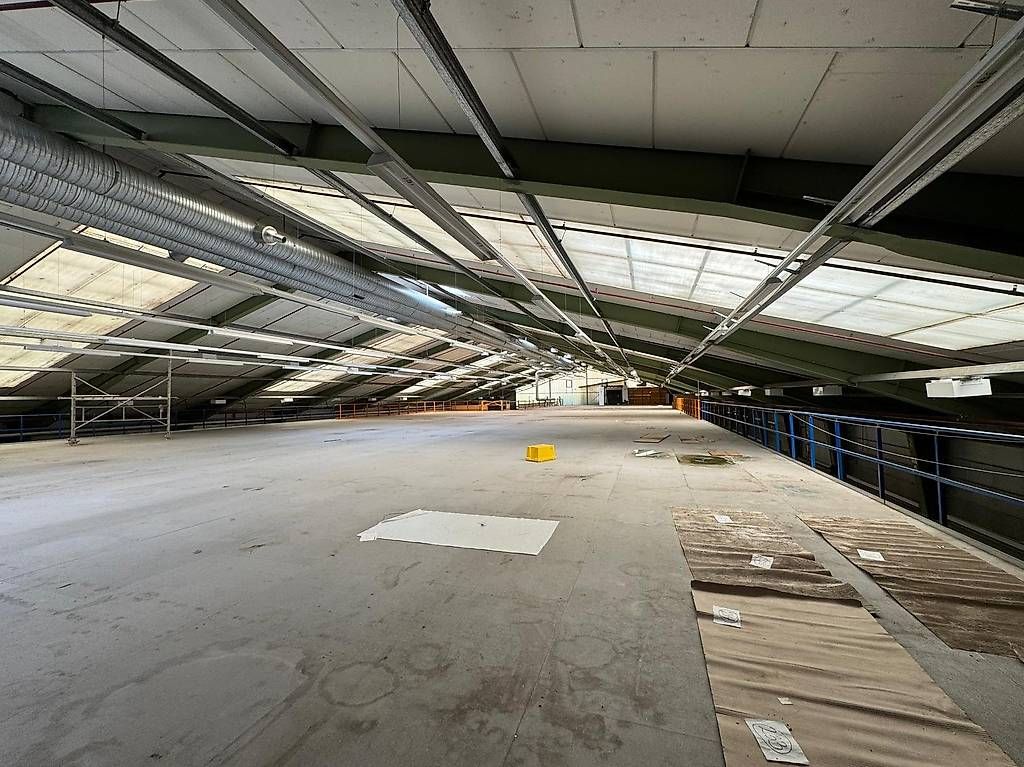 Scaffali: Mezzanine industrielle pour stockage – Usato da Cully venduto da adpe187 1