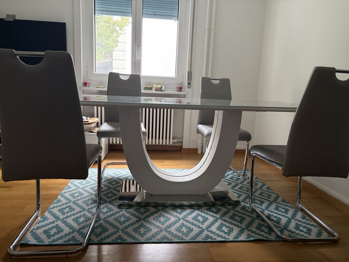 Set di tavolo e panche: Esstisch mit 4 Schwingstühle – Nuovo (secondo la descrizione) da Zürich venduto da 24karat01 2