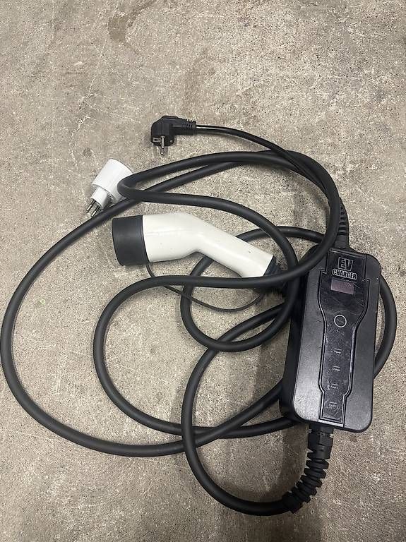 Kabel: Ladekabel Elektroauto – Gebraucht aus Gossau ZH von Loscher