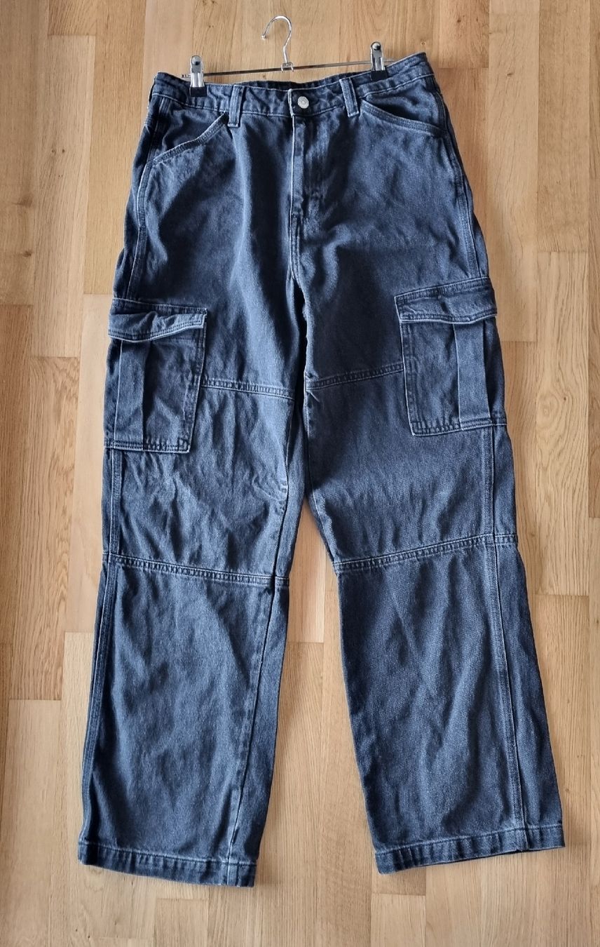 H&M Jeans: H&M Cargo Jeans, dunkelgrau, Grösse 40 – Usato da Düdingen venduto da 20m_f8bn 1