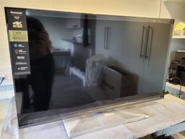 *NEU* Panasonic TX-43MXF887 Fernseher *ungebraucht*