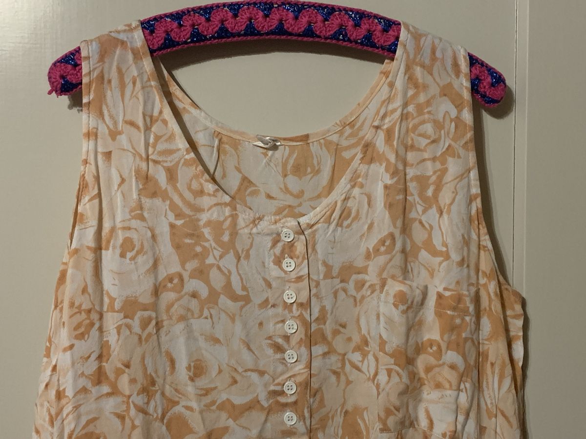 Kleider: Damen Kleid Blumenmuster Grösse 46 gebraucht – Gebraucht aus Laufen von Nivo33 1