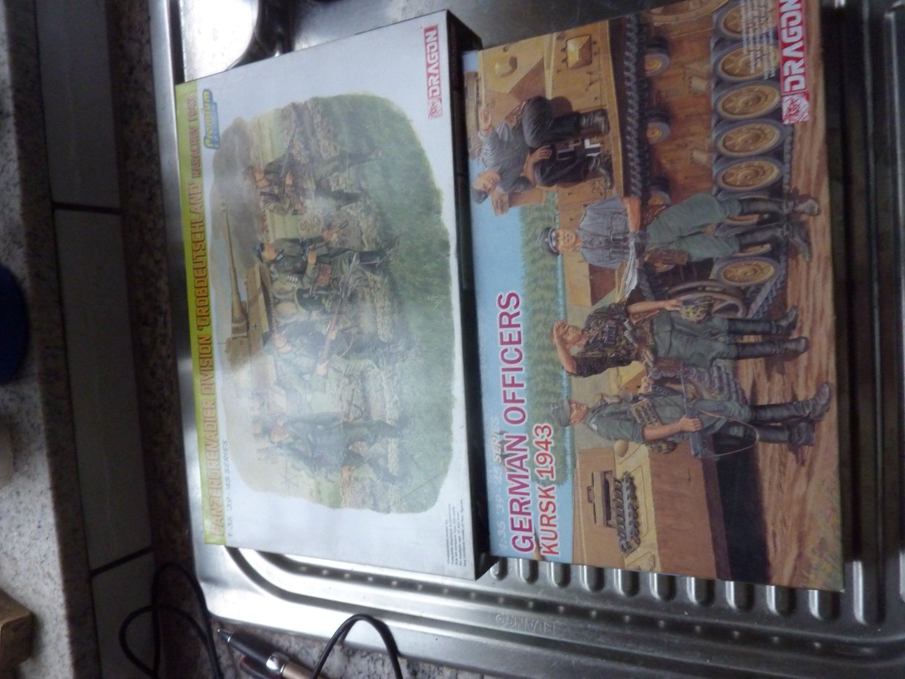 Kits de montage: GERMAN – Neuf avec emballage d'origine à Balsthal par bouteliee