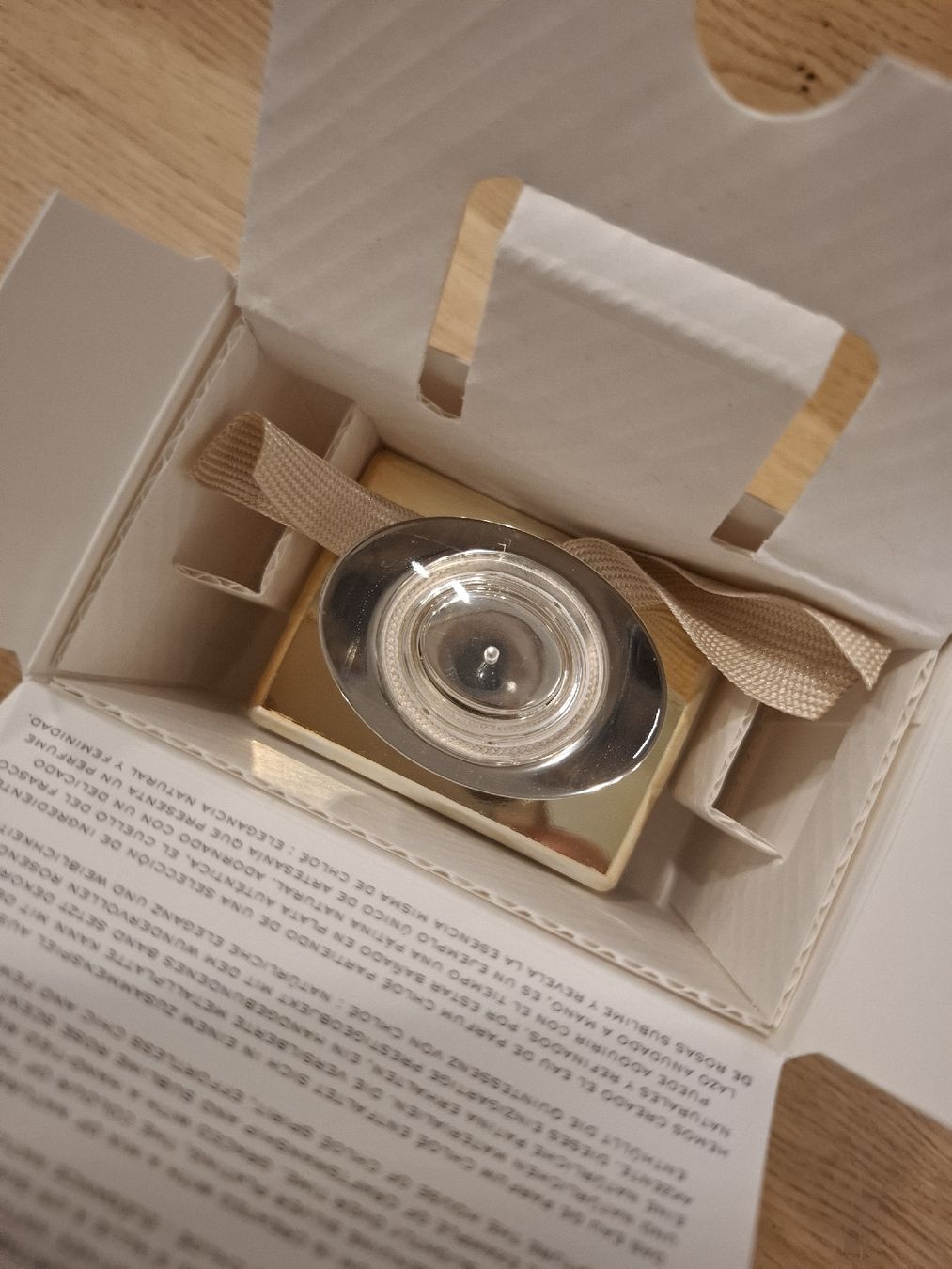Chloé Profumi & Eau de Toilette: Chloè Eau de Parfum 30ml Damenduft NEU – Nuovo (secondo la descrizione) da Birsfelden venduto da _ramona_luethi_ 2