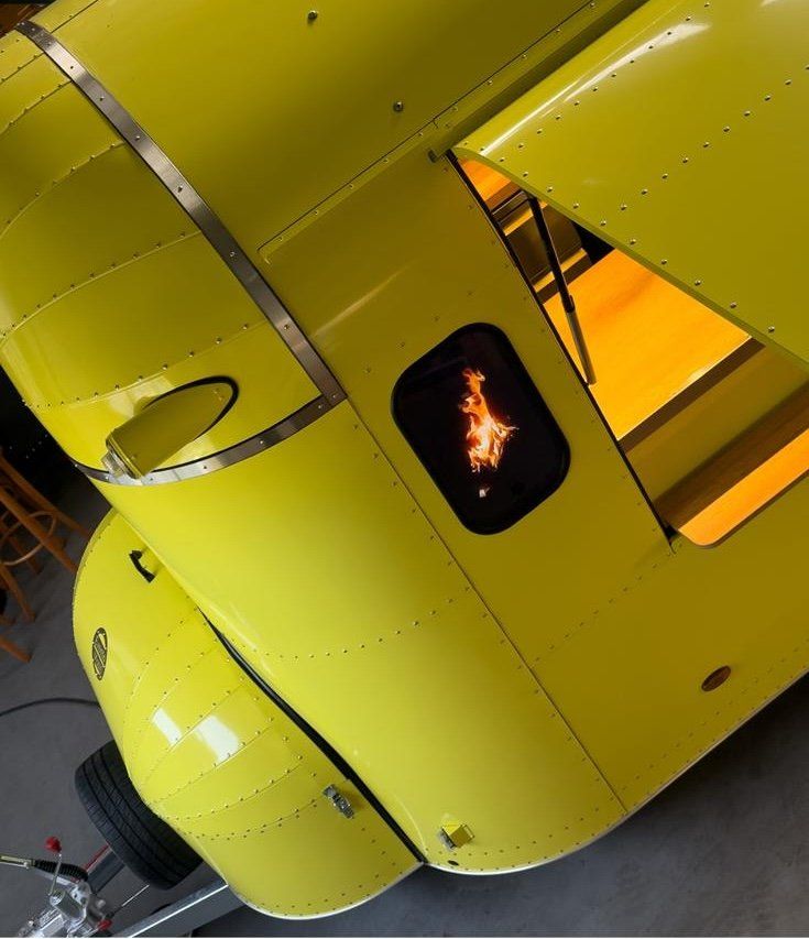 Rimorchi: RETRO LINER XL FOOD TRAILER – Usato da Kriens venduto da Ediii03 3