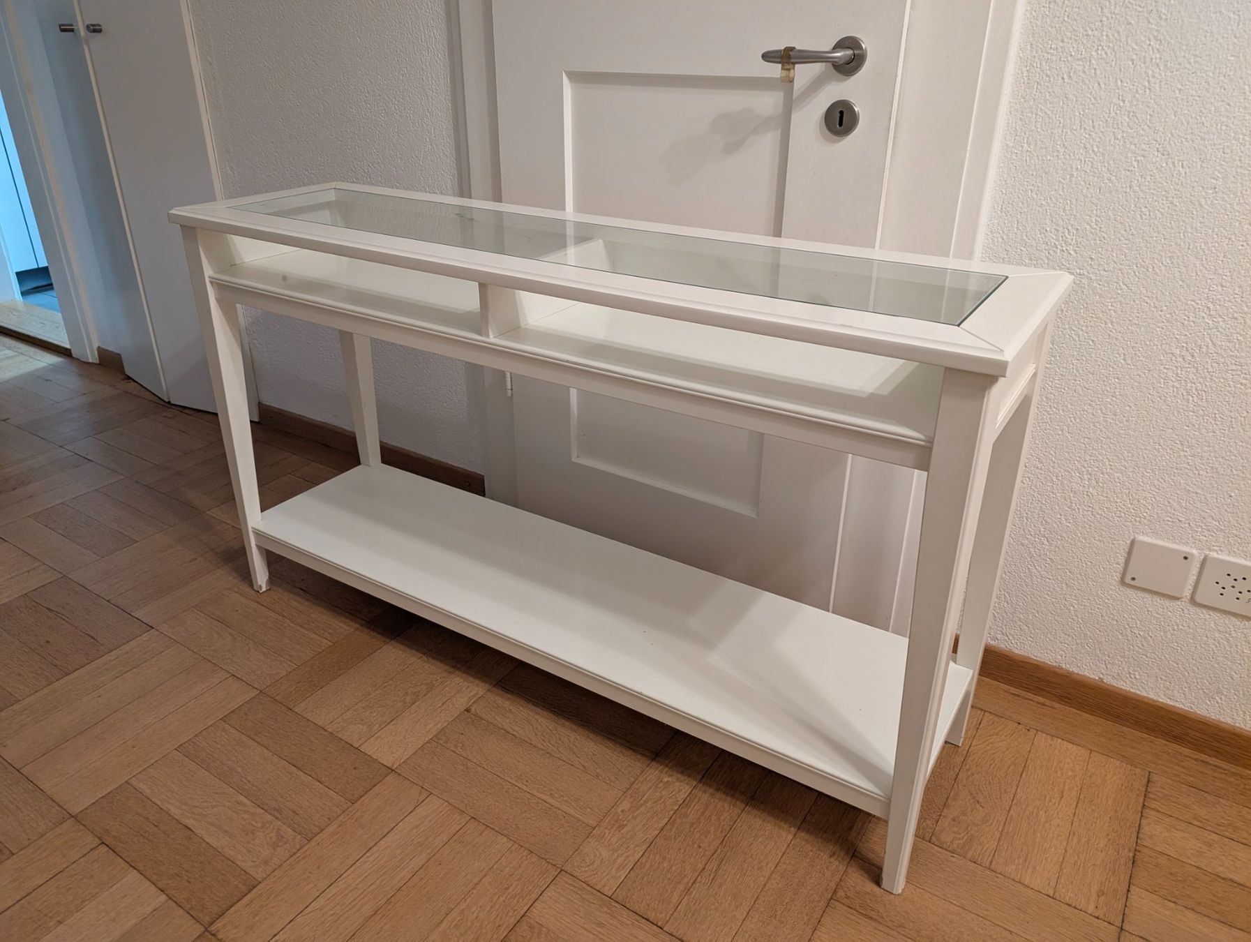 Ikea Tavoli: IKEA LIATORP Konsolentisch mit Glasplatte – Usato da Zürich venduto da rkuenzle