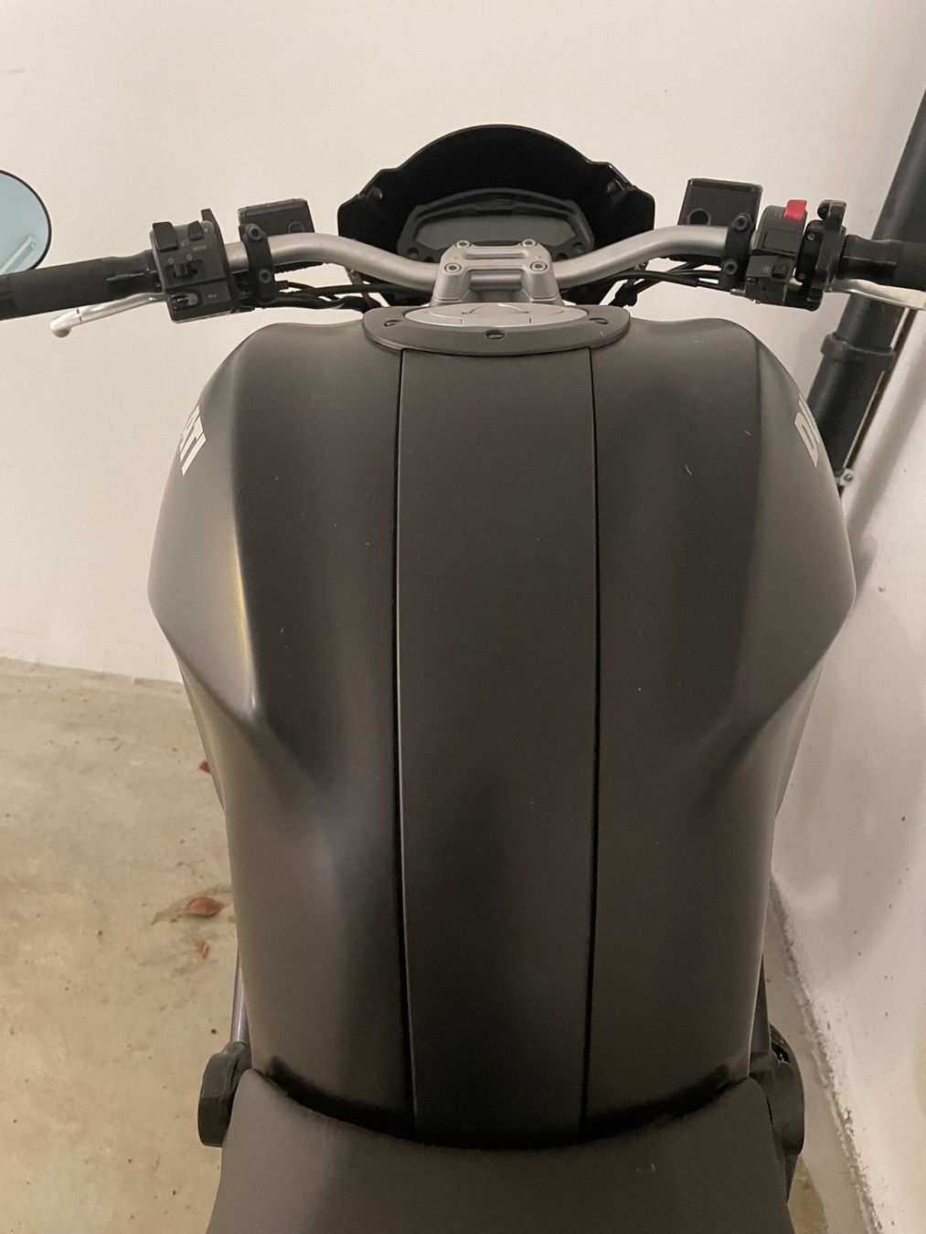 Ducati Strada: Ducati Monster 696 ABS  -  Schnäppchen ab Fr. 1.— – Usato da Marthalen venduto da H1tsch 9