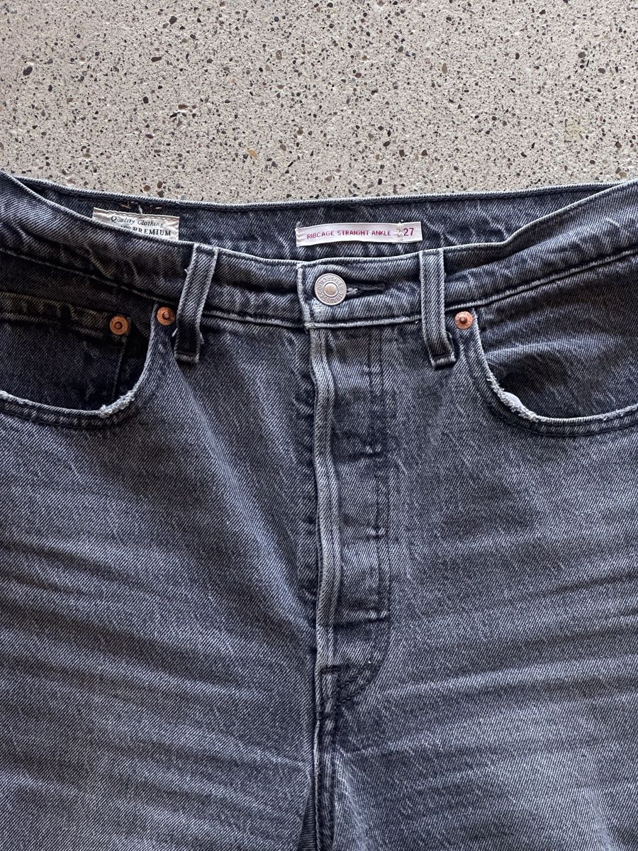 Levi's Jeans: Levi's Ribcage Straight Ankle - W27 - Farbe 'Cloud Over' – Usato da Zürich venduto da ...._---_.. 3