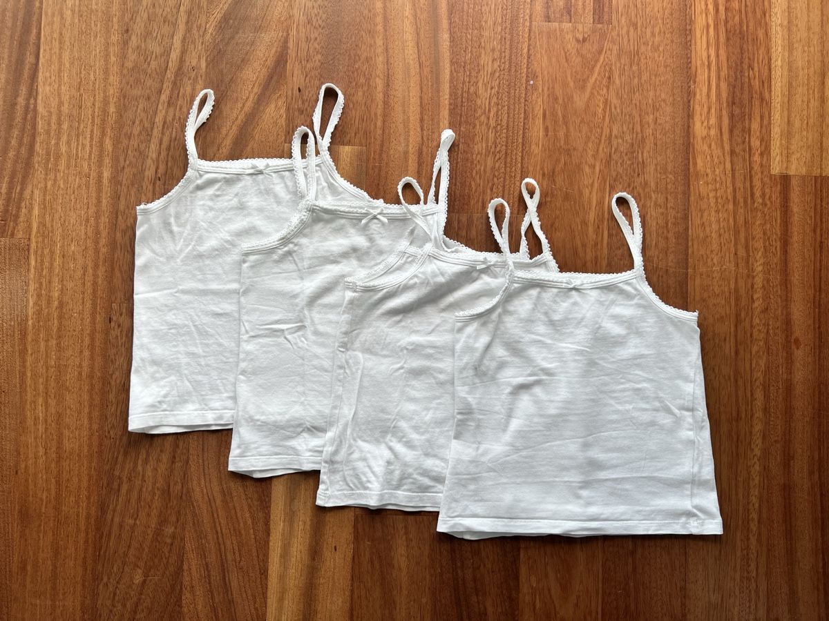 Biancheria intima: Lot de 4 débardeurs blancs Vertbaudet 5 ans - 110 cm – Usato da Zug venduto da ama_fgg6