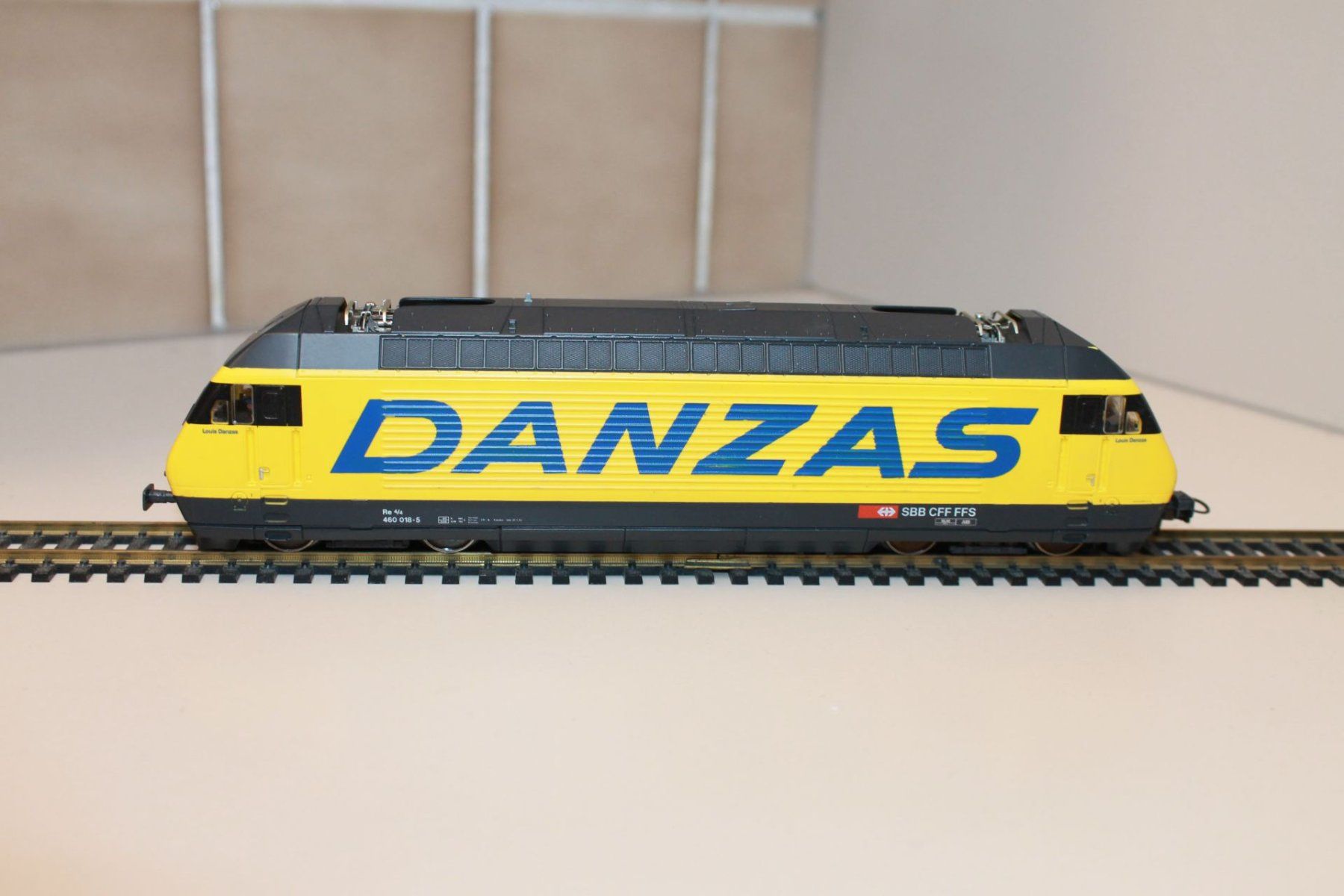 Roco Modellini di ferrovie: Roco Re 460 " Danzas " – Usato da Birmensdorf ZH venduto da Buhwil18