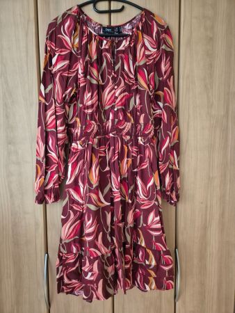 Kleid bpc Grösse 42 geblümte Blumenmuster neuwertig