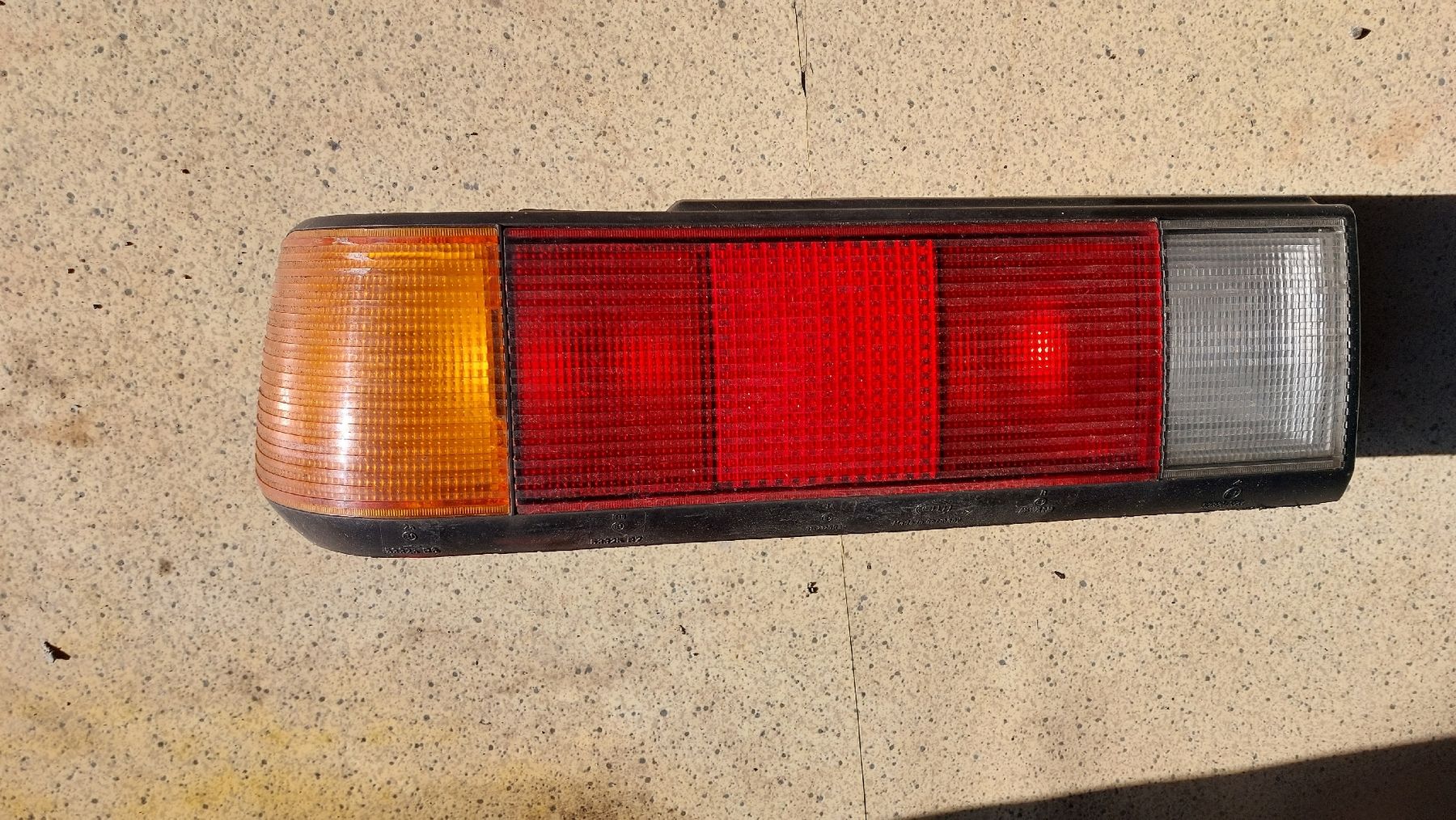 Volkswagen Tutti pezzi di ricambio auto: Rücklicht L Scirocco 16v – Usato da Niederlenz venduto da SciroccoUrquattro 1