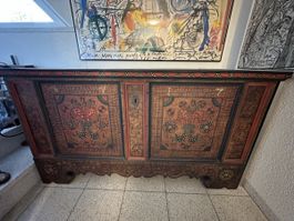 Alte fachmännisch restaurierte Truhe von 1717