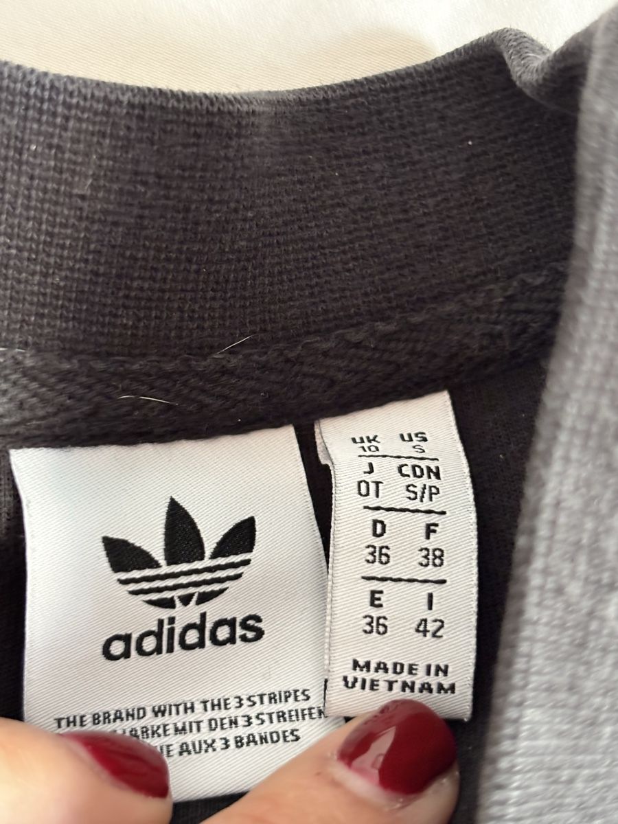 Adidas Lots de vêtements: Ensemble, addidas – D'occasion à Crans-Montana par Jano_brn 1