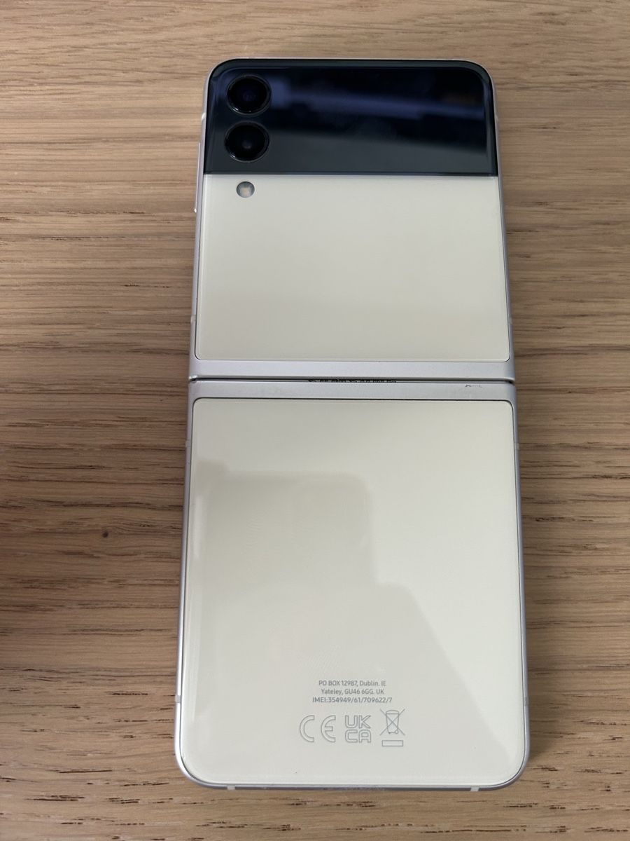 Samsung Handys / Smartphones: Samsung Galaxy Z Flip 3 – Gebraucht aus Seuzach von illnois 9