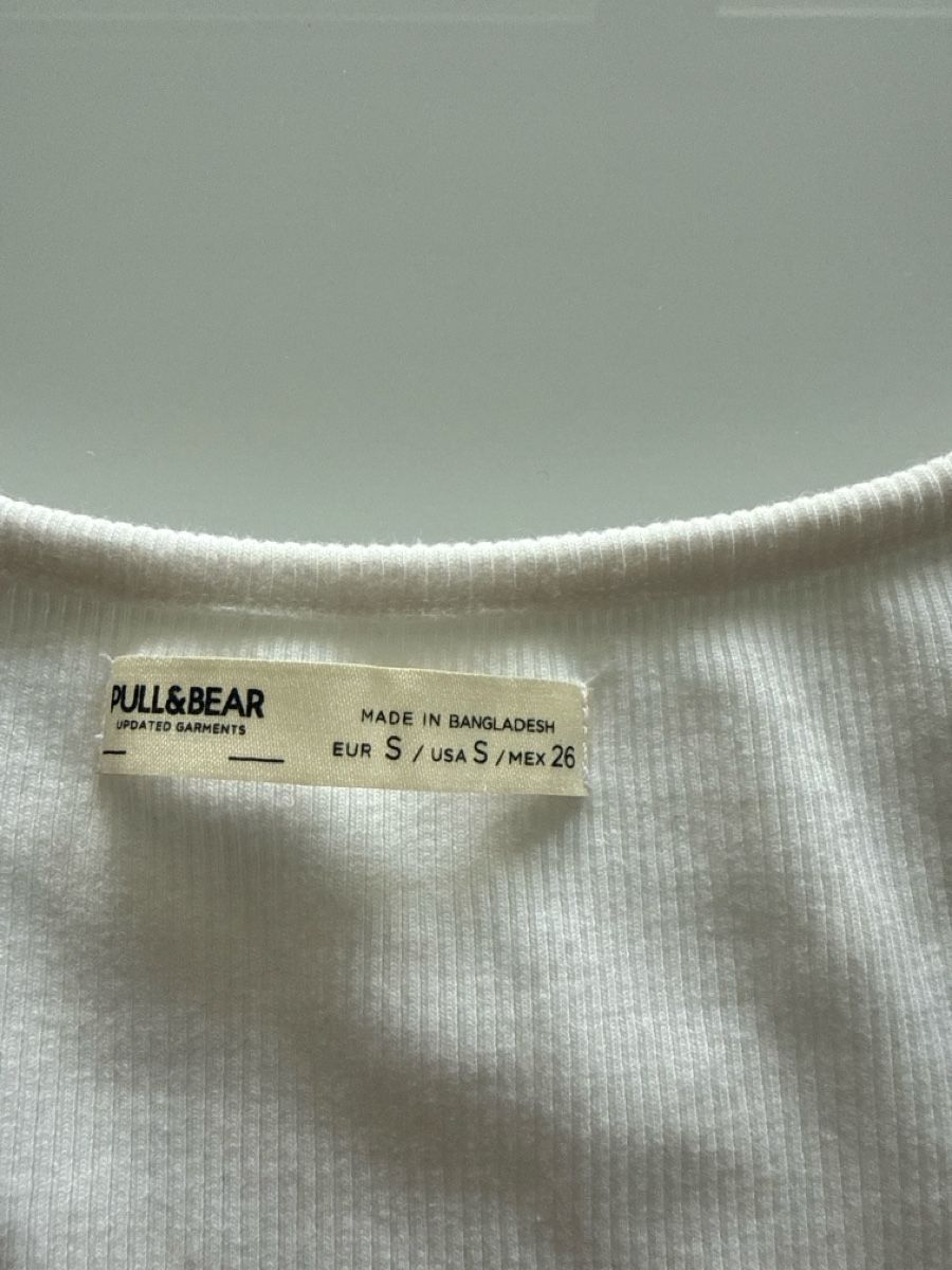Pull&Bear T-shirt: T-shirt blanc Pull&Bear taille S bon état – Usato da Sion venduto da machiavel74 1