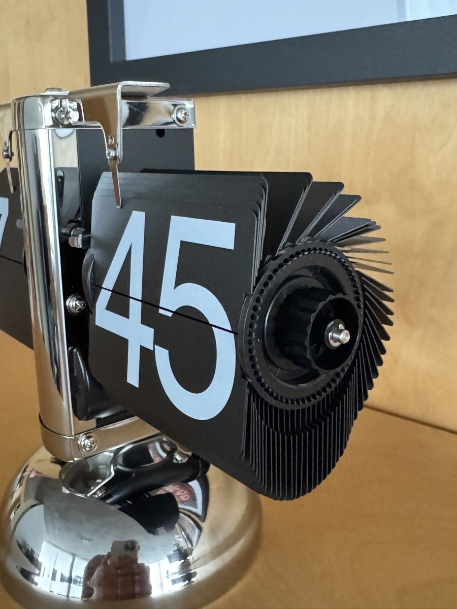 Stand- & Wanduhren: Flip Clock Uhr Retro Design in Silber/Schwarz – Neu (gemäss Beschreibung) aus Chur von arxi 2