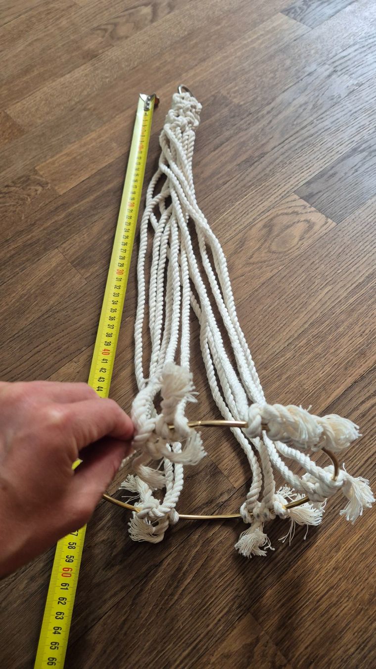 Tutte le decorazioni: White macrame plant hanger handmade – Usato da Zürich venduto da monadiederich 2