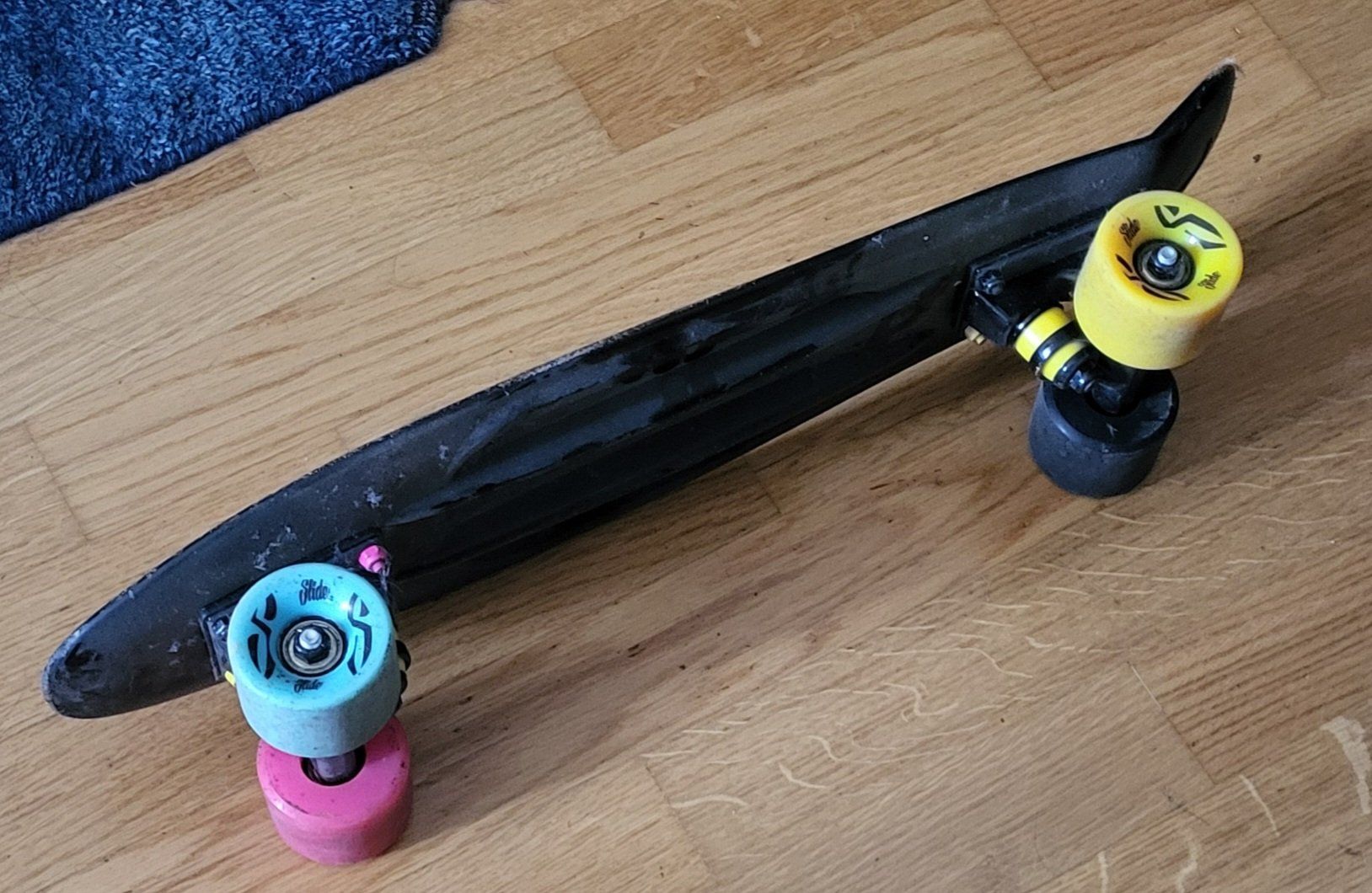 Skateboards: Minicruiser Slide Cruiser Board 22" en plastique résistant – Gebraucht aus Fribourg von ledom 1