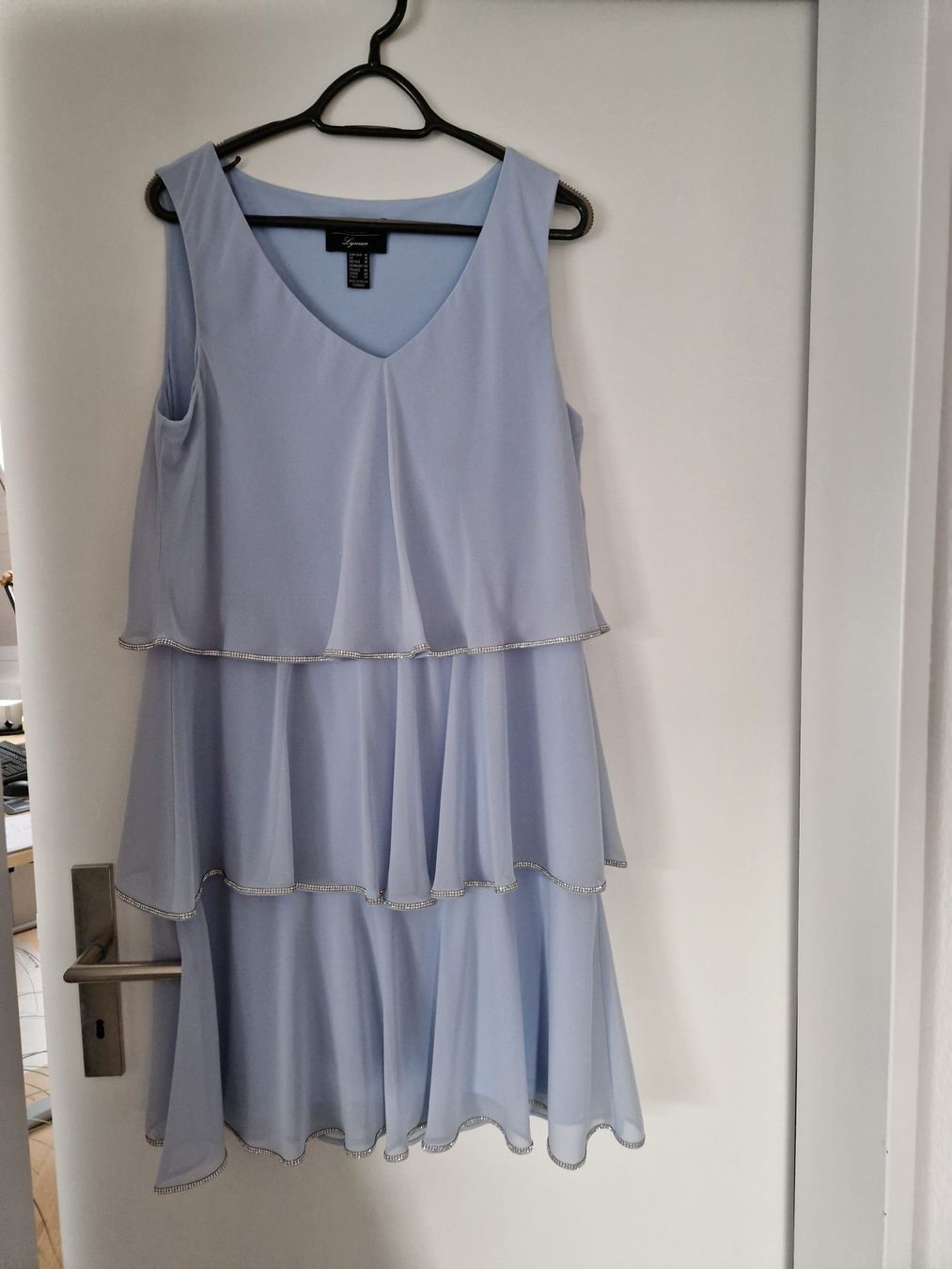 Kleider: Festkleid Damen – Gebraucht aus Zofingen von Danmu1981