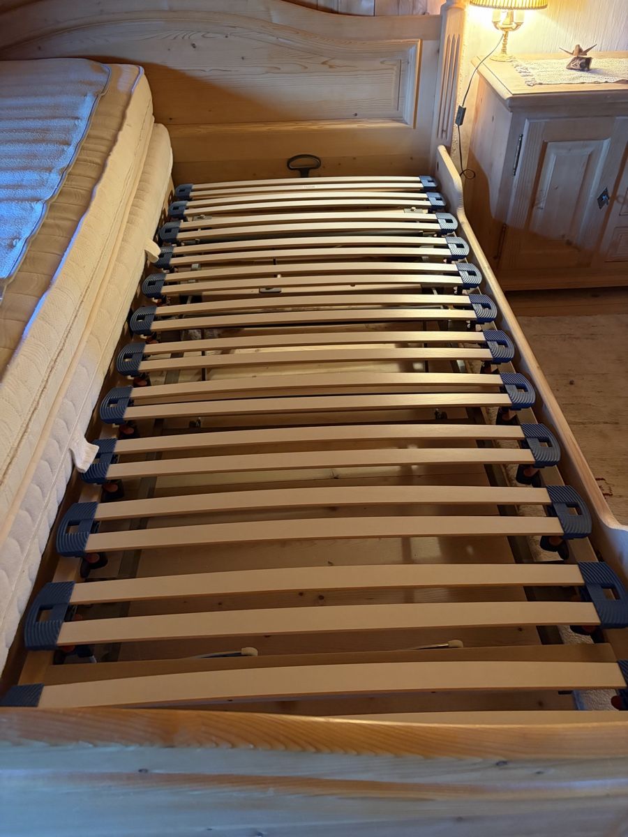 Lits: Bett Holz 180x200m – D'occasion à Helgisried-Rohrbach par Ginger2014 5
