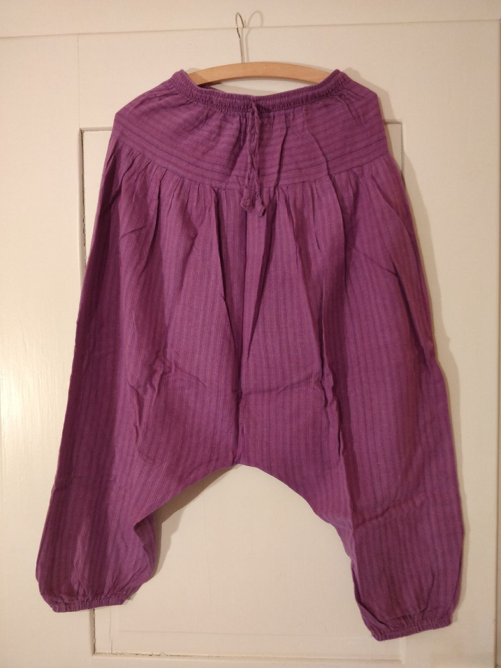 Pantalons: Haremshose violett – D'occasion à Chur par Eona4