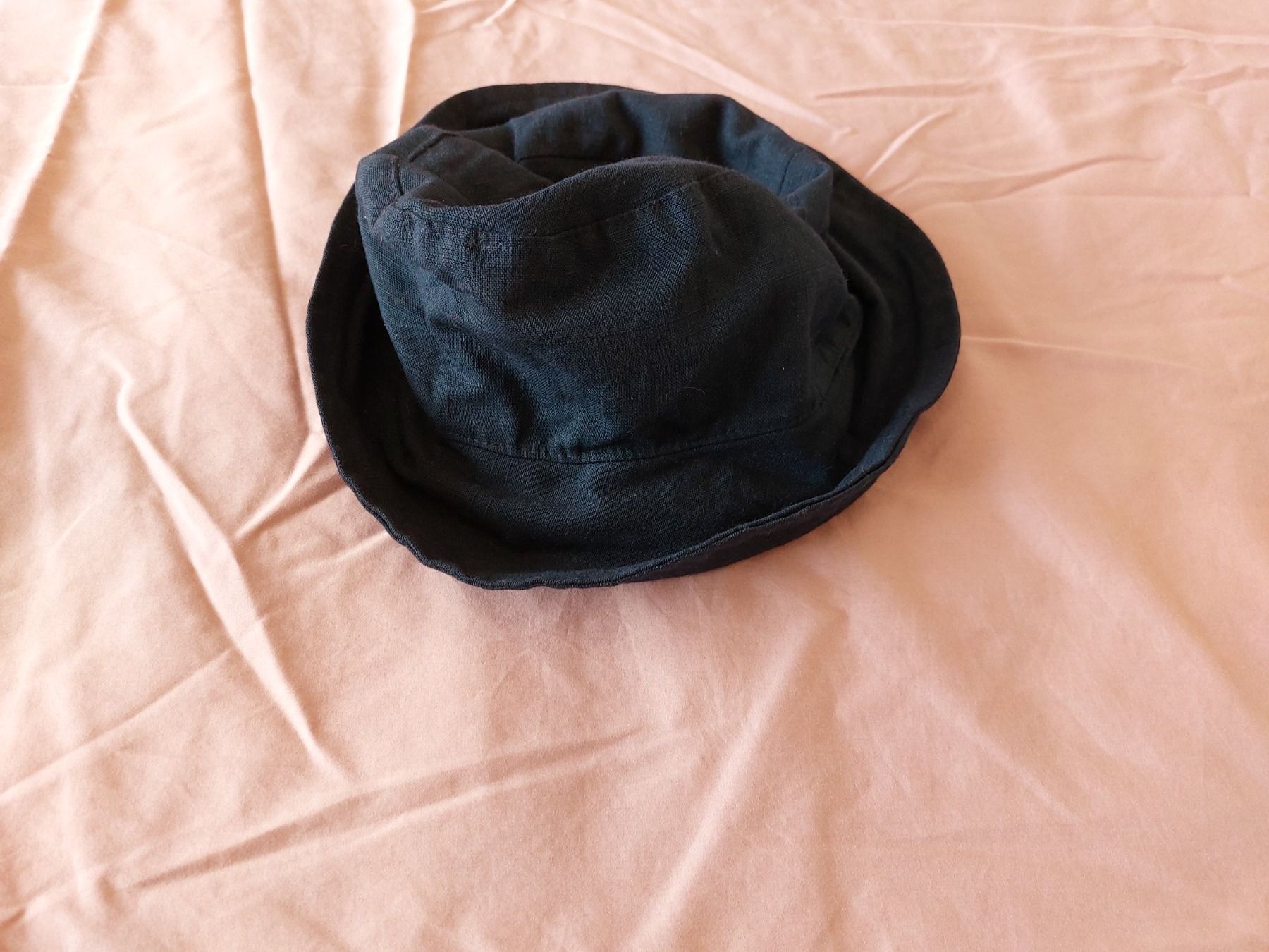 Copricapi, berretti & cappellini: Très joli chapeau bleu – Usato da Ostermundigen venduto da jul_7t8v 1