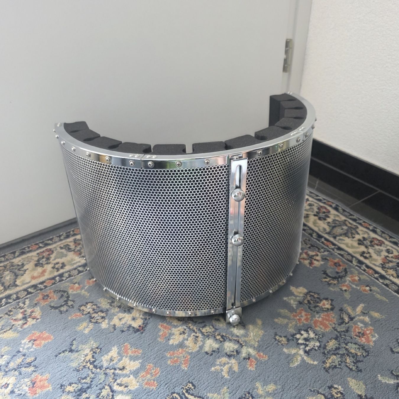 Microfoni: Gear4music Mikrofon Reflexionsfilter – Usato da Düdingen venduto da jana_b 2