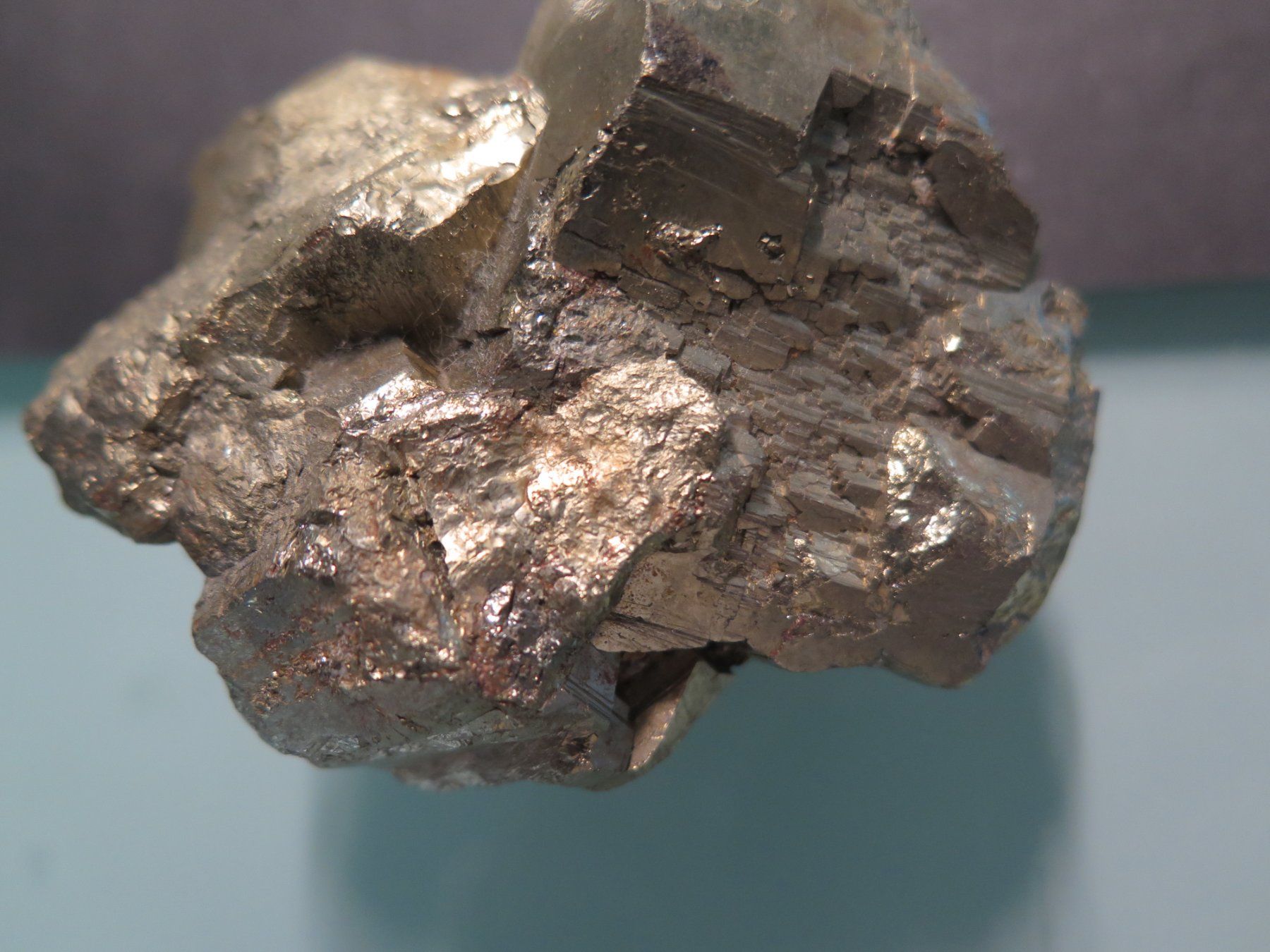 Minerali & Pietre curative: Sehr glänzender Pyrit von Peru ca. 596 gr. – Usato da Schaffhausen venduto da Yamakana51L8736OQ8 4