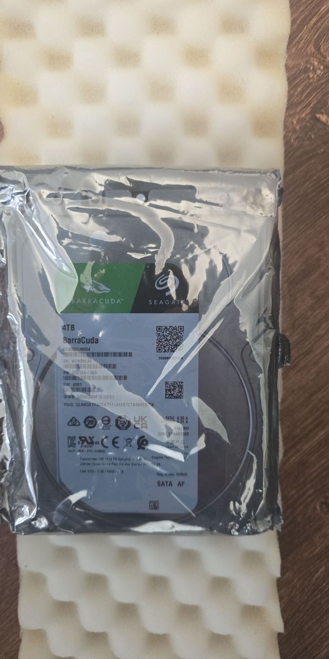 Seagate Harddisks: Seagate Barracuda 4TB Festplatte  – Neu und originalverpackt aus Zell Zh von Flexomat