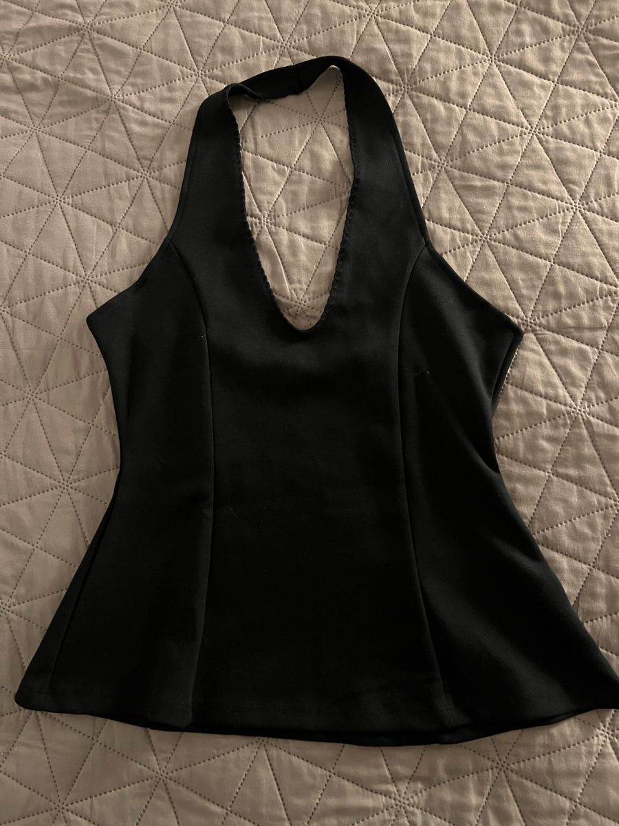 H&M Top: Top h&M – Nuovo (secondo la descrizione) da Embrach venduto da lar_nlf5