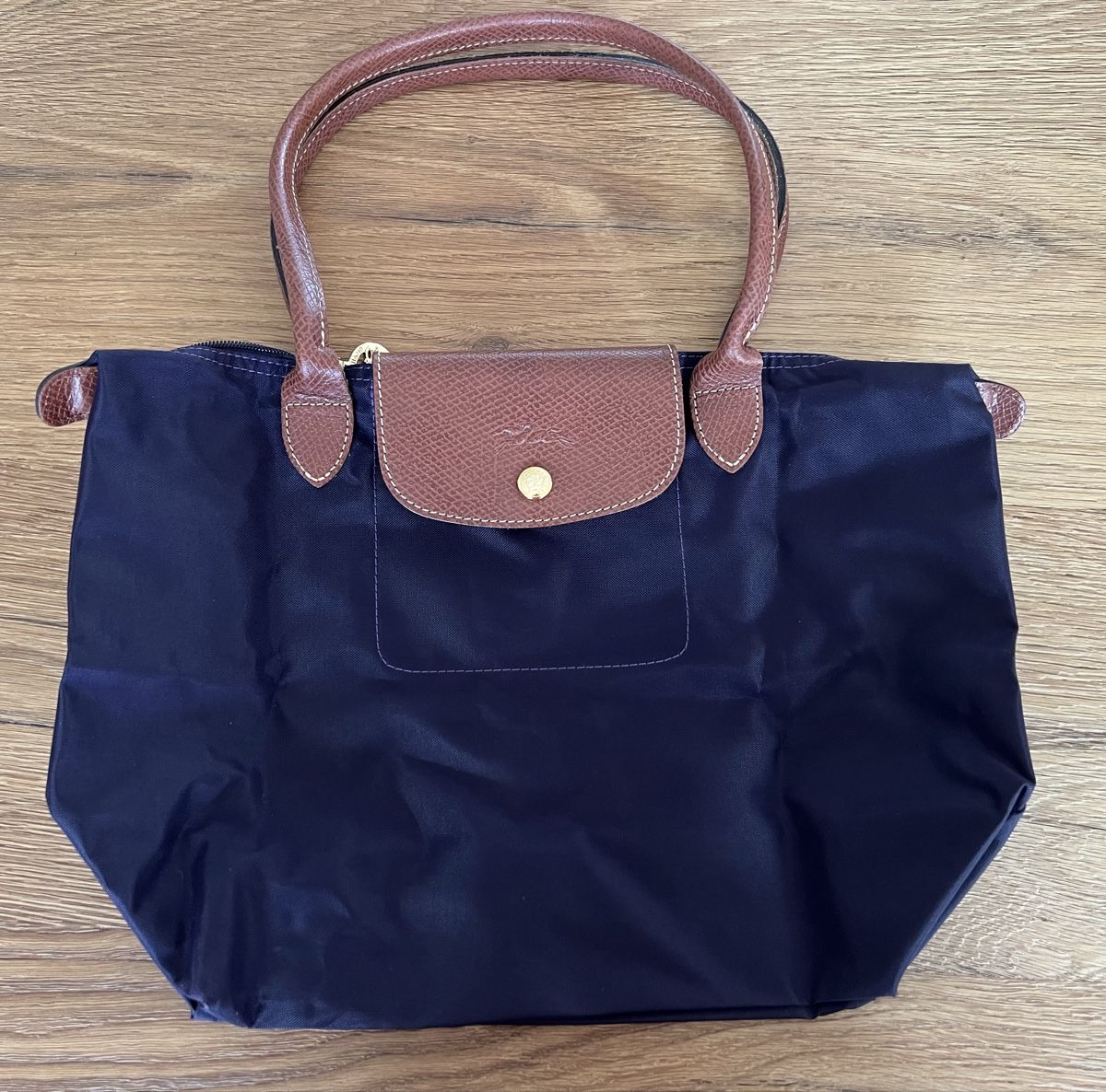 Longchamp Sacs femmes: Longchamp Handtasche M Le Pliage Original, lila – Neuf (Voir description) à Zuchwil par bliblofy