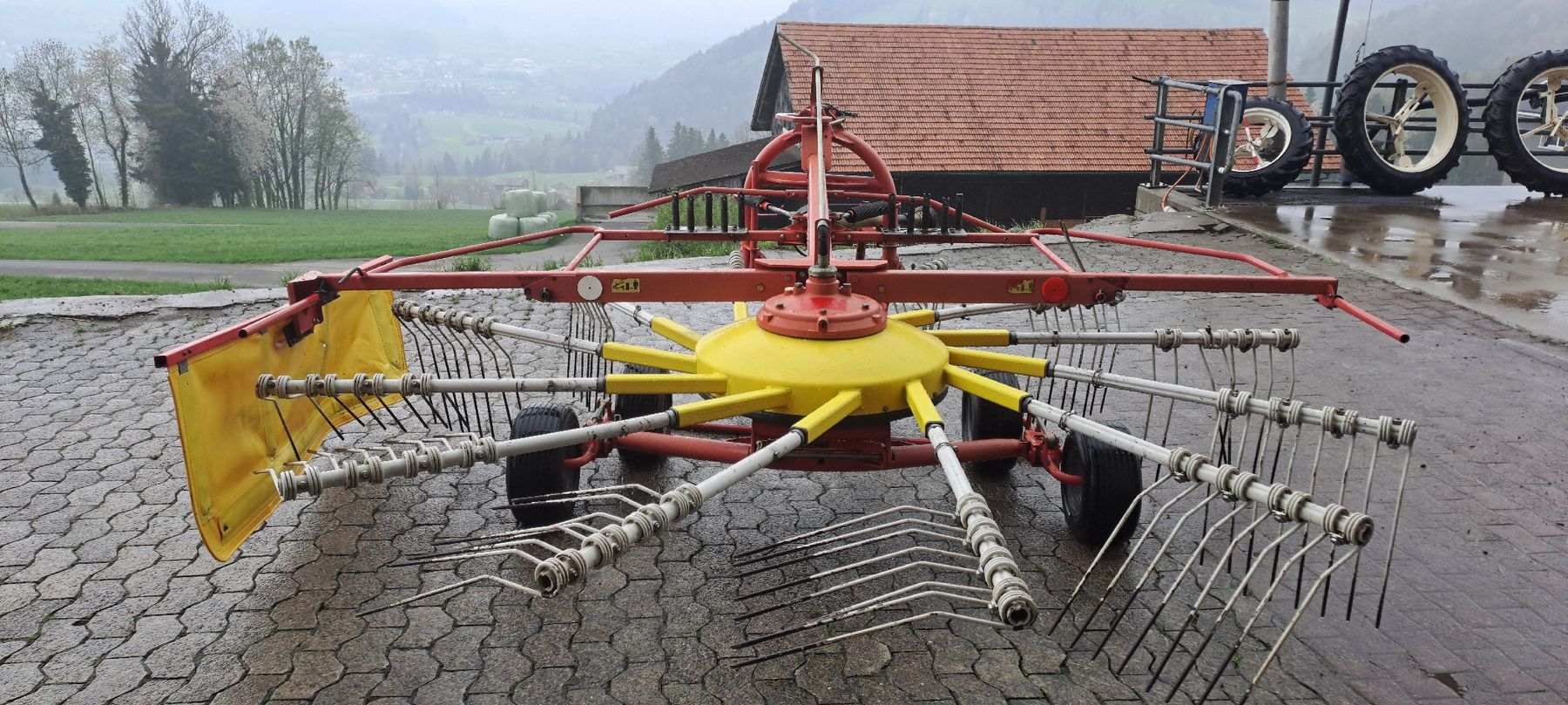 Pöttinger Raccolta foraggio grezzo: Schwader – Usato da Oberhelfenschwil venduto da Fiat1880 3