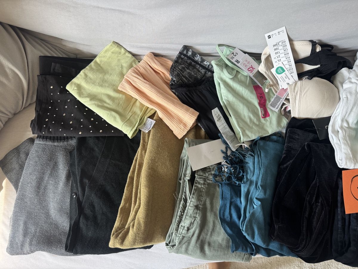 Lots de vêtements: Kleiderpaket 1 Grösse S – D'occasion à Endingen par Mira-Nur 1