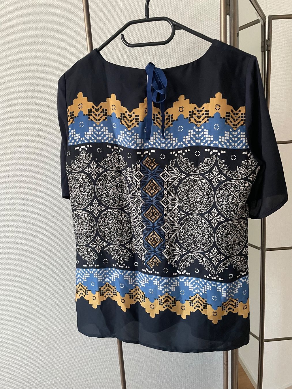 Maison 123 Camicette: Bluse / Blouse Paris Maison 123 bleue 36 – Usato da Zürich venduto da elisapf 2