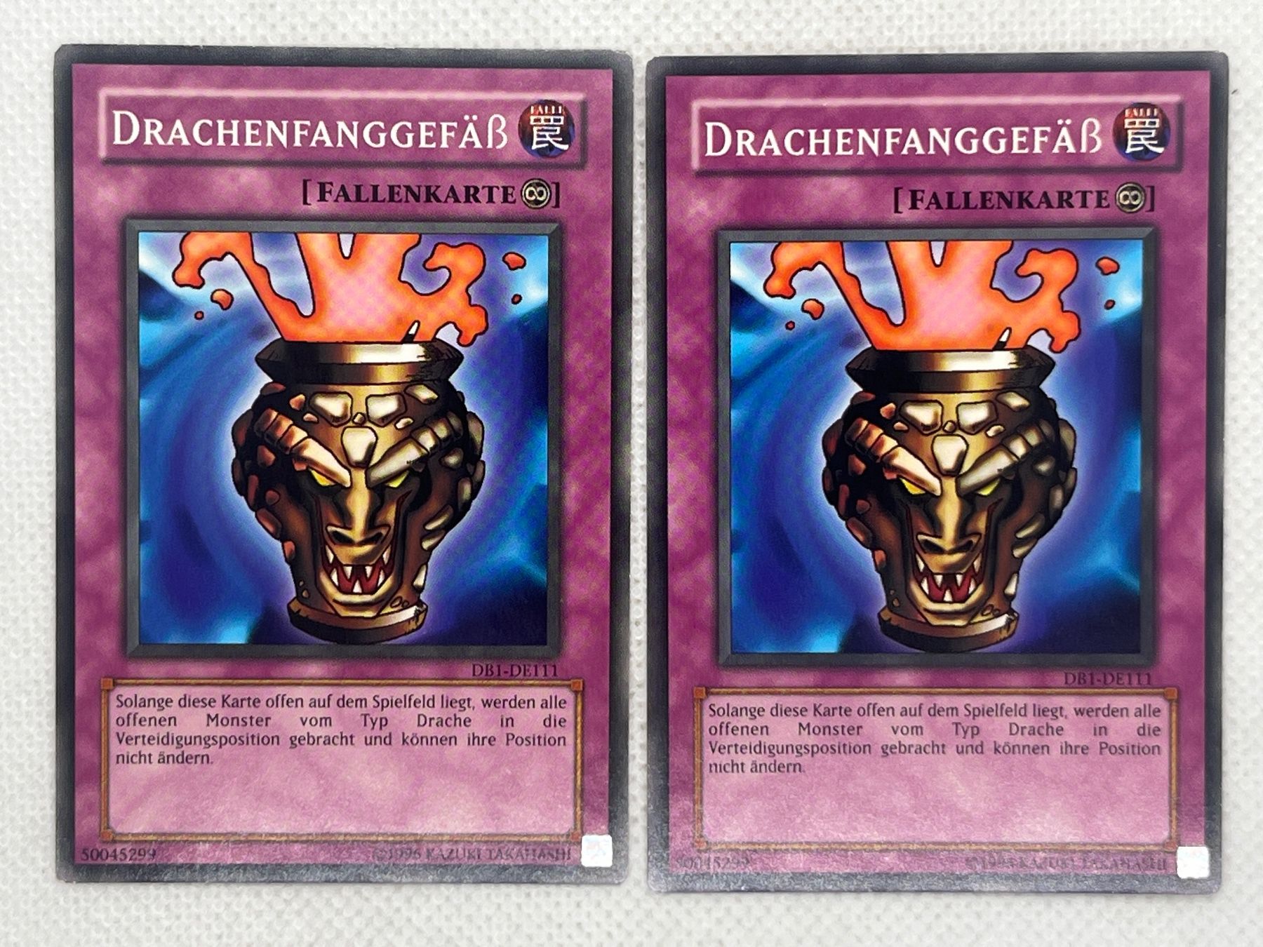 Yugioh Sammelbilder & Trading cards: Yu-Gi-Oh 2x Drachenfanggefäss DB1-DE111 – Gebraucht aus Hinterkappelen von Kim1992