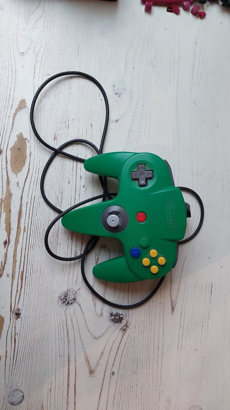 Nintendo Manettes: Nintendo 64 Controller – Défectueux à Henggart par Jan073