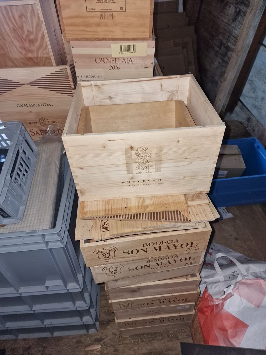 Sonstiges: Weinkisten – Gebraucht aus Flüelen von novena 4