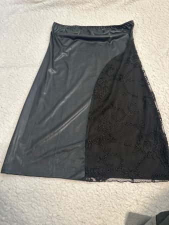Rock mit Spitze  geschmeidig Gr L NEU Gratis Versand
