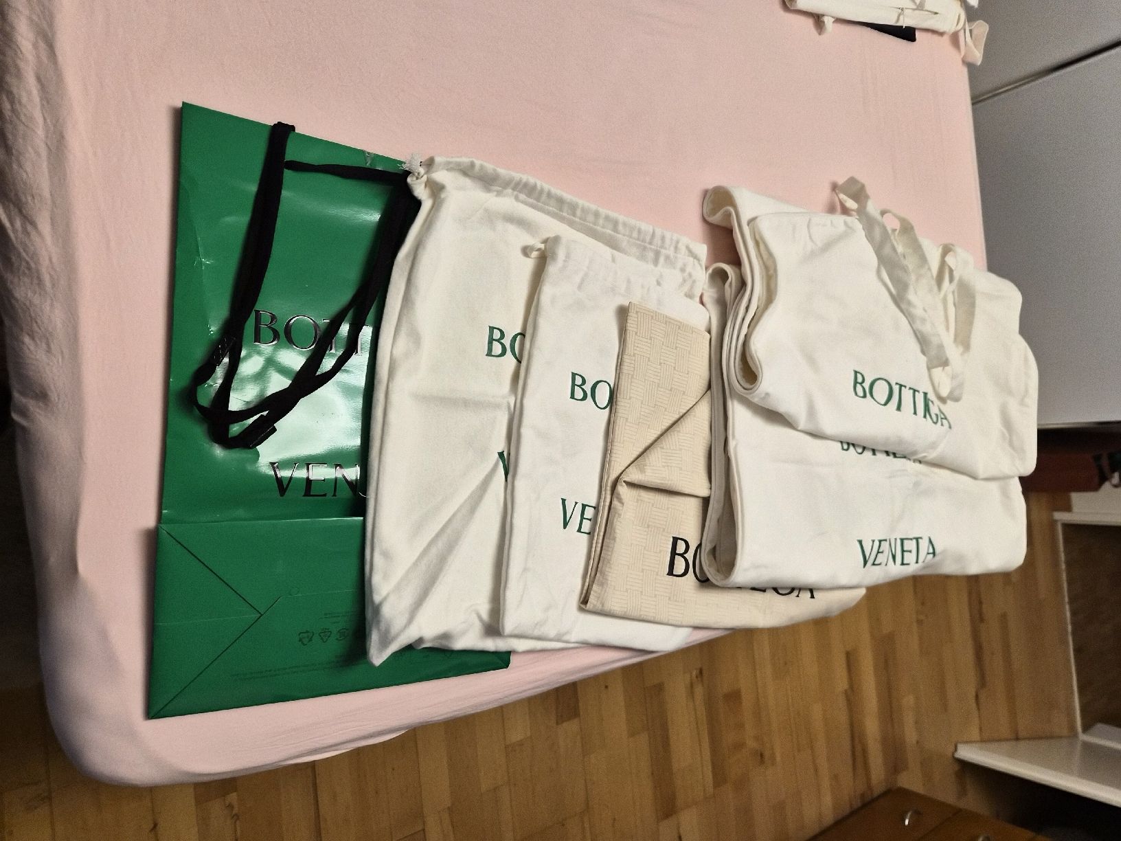 Bottega Veneta Borse: BOTTEGA VENETA Staubbeutel, Kleidersack, Papiertasche – Usato da Forch venduto da spybag 1