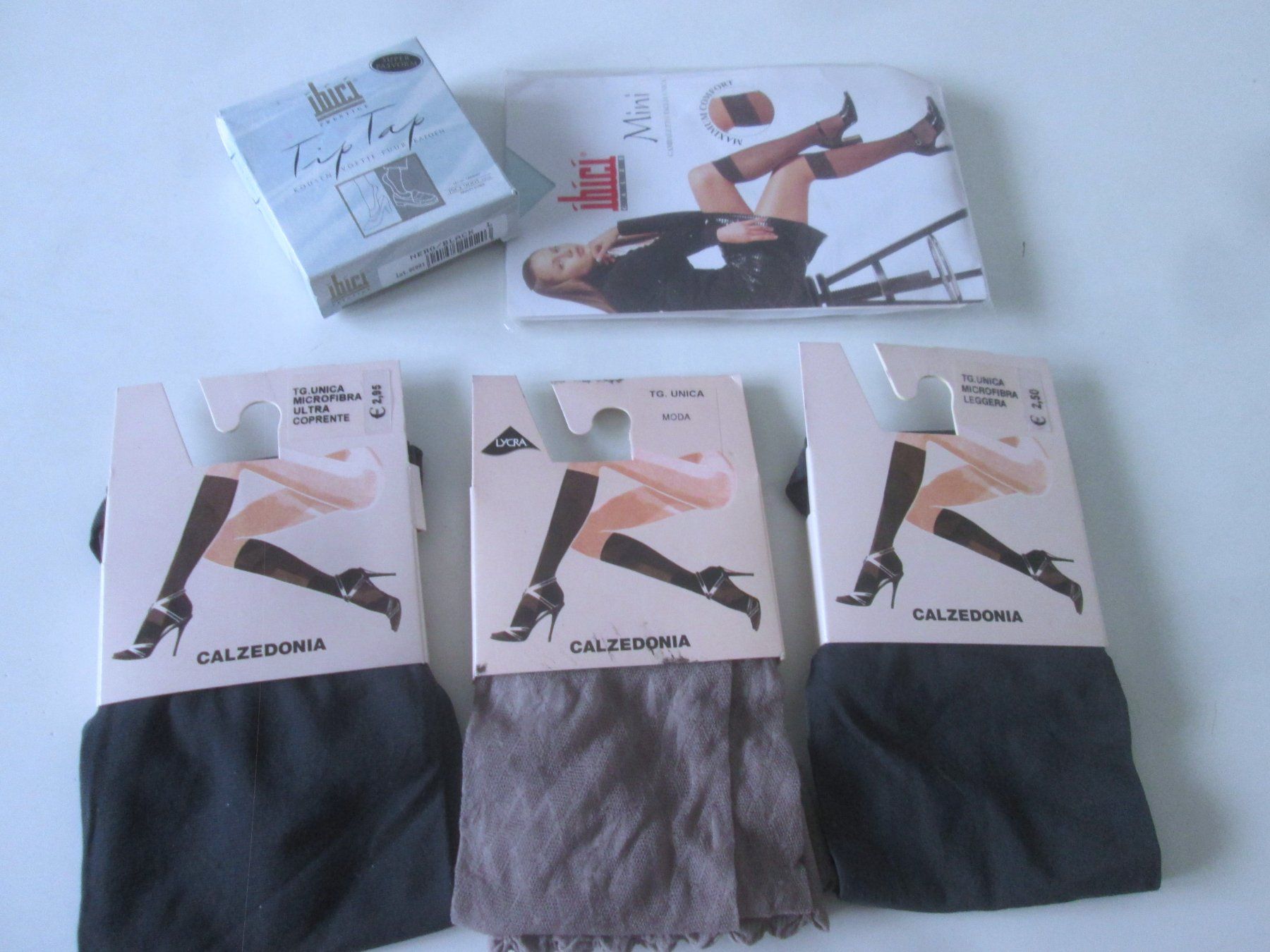 Calze: 4 Socken + ein Geist, neues TU – Nuovo e nell'imballaggio originale da Sementina venduto da babucia