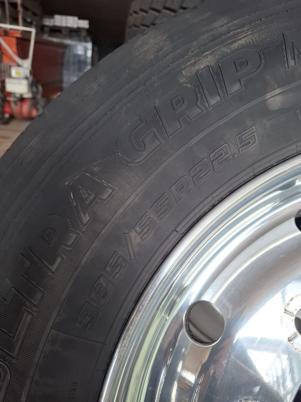 Pneumatici & Ruote complete: Lkw Räder – Usato da Obfelden venduto da 62306330 8