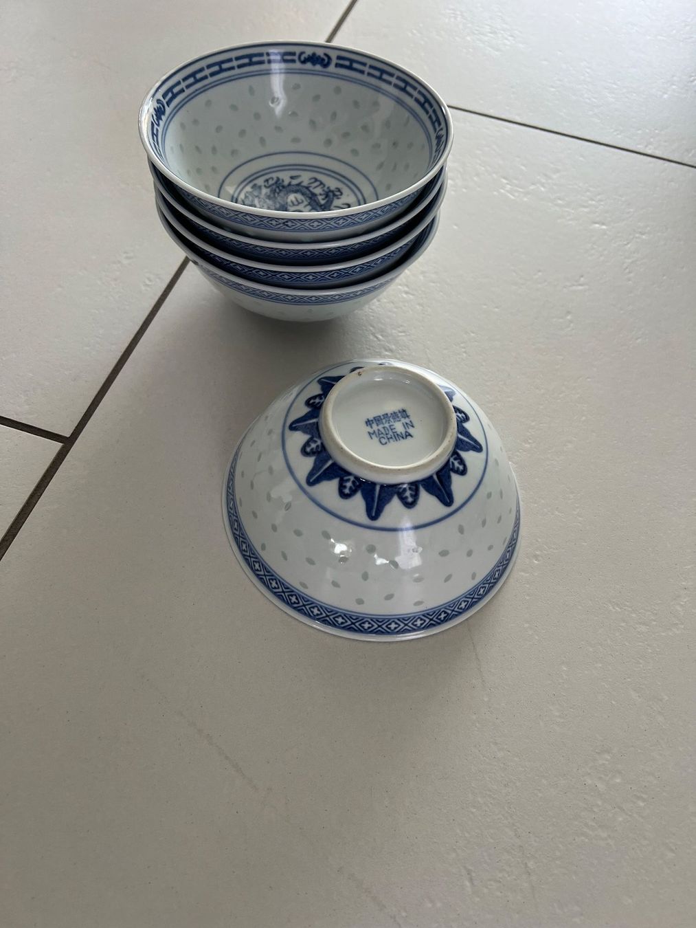 Set di piatti: Edles China Geschirr Set mit Drachenmuster, 29 Teile – Usato da Mönchaltorf venduto da Hans572 5