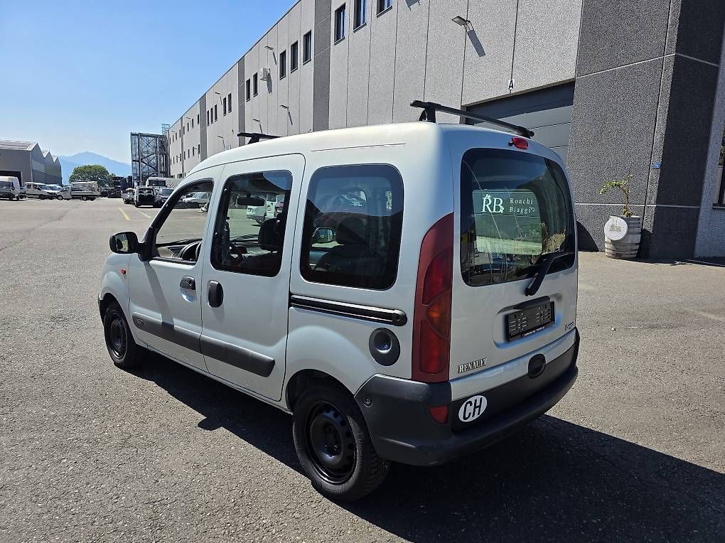 Autos: Renault Kangoo A/C  Collaudato 2025 – D'occasion à Cadenazzo par LuismacchineSagl 2
