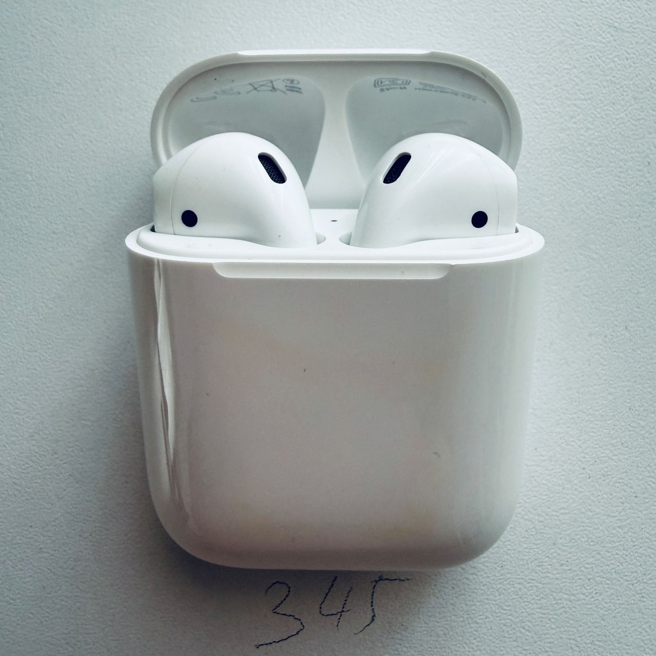 Apple Kopfhörer: Original Apple AirPods 2 Gen. Wireless Kopfhörer & Case – Gebraucht aus Basel von MY.AIRPODS.SHOP