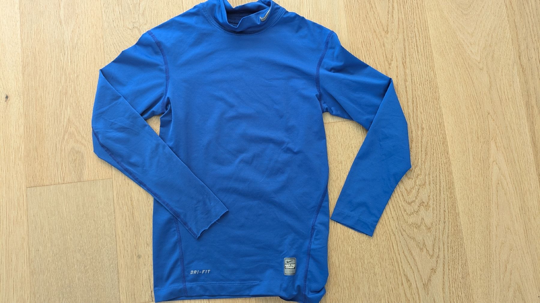 Nike T-shirt: Funktionsshirts von Nike, grösse S – Usato da Ettingen venduto da Gerbera99
